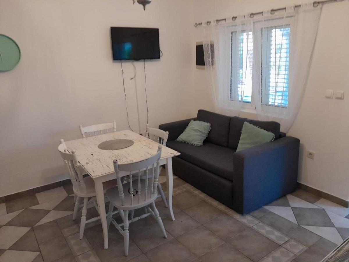 Apartmani Aneri Vir Exterior photo